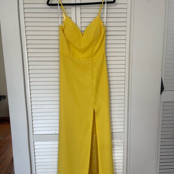 Slim fit chiffon side-slit gown - Picture 4 of 5